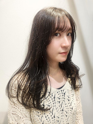 オリーブグレージュ