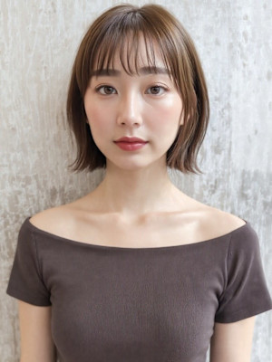 パールベージュ切りっぱなしぱっつんボブp1　大人ショートヘア