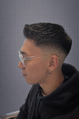 【大人の男髪】眼鏡に似合うハイフェード×アップバング
