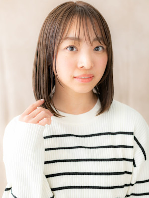 シースルーバンググレージュブラウン前下がりボブ20代30代