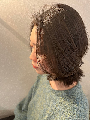 軽やかな動きと抜け感で旬顔に