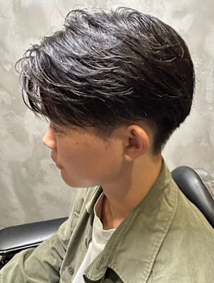 フェザーパーマ ツーブロック 刈り上げ メンズカット 20代