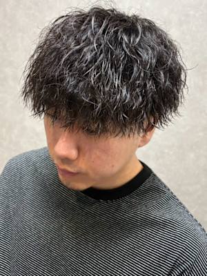 波巻きスパイラルパーマ マッシュショート 20代 メンズ