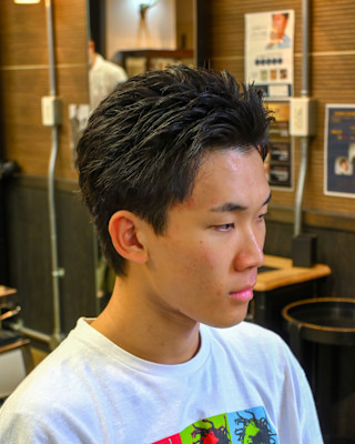 ツーブロックショートカルマヘアスリックバックジェットフェード