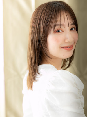 ミルクブラウン大人美人顔周りレイヤーウルフカット30代40代