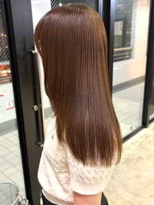 ベージュカラー 髪質改善カラー サラツヤストレート ロング