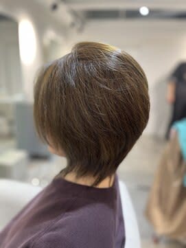 くびれショートボブ×白髪ぼかしハイライト×オーガニックカラー