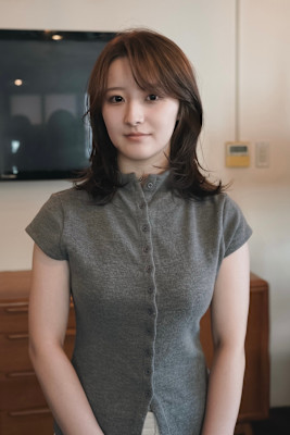 内巻きワンカールで簡単に決まるレイヤースタイル