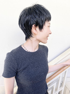 【morio成増 一戸】暗髪ベリーショート