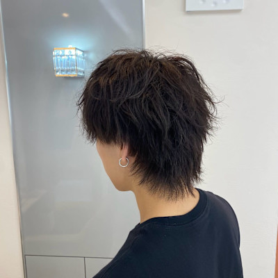 スパイラルウルフ×無造作シャギー束感のメンズ暗髪ウルフボブ