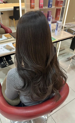 【伊勢原】イルミナカラー+髪質改善で叶える透明感オリーブ