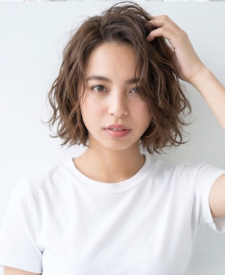 三宮駅から徒歩3分、ザ・ビー神戸内。21:30まで営業してい