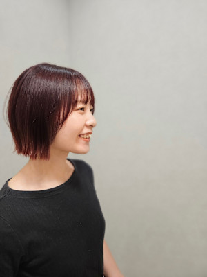 「広がる・まとまらない」を解決。大人の艶ボブ×顔周りレイヤー
