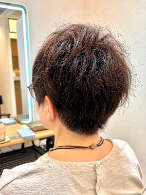 クセを活かしたパーマ風ショート　セットが楽に！