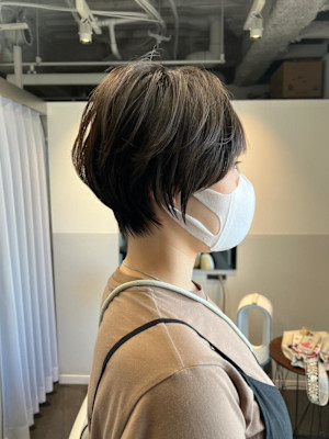 大人可愛い40代50代60代くびれショートボブ白髪ぼかし大鷲