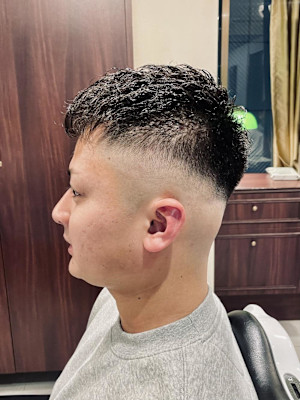 【20代 男性】アイロンパーマ×クロップフェード