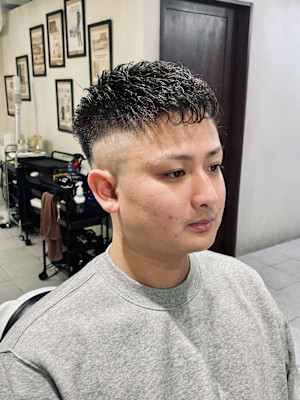 【20代 男性】アイロンパーマ×クロップフェード