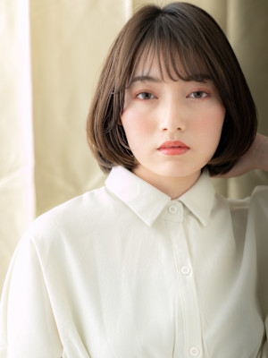 オリーブベージュAラインひし形小顔ハンサムショートボブ30代