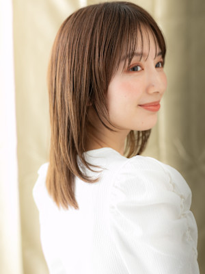 ミルクブラウン大人美人顔周りレイヤーウルフカット30代40代