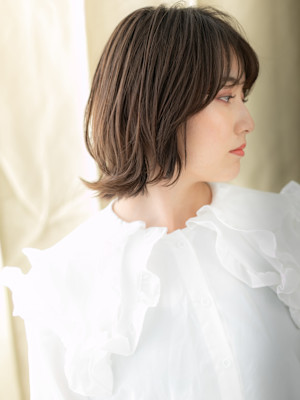 黒髪クラゲヘア外ハネレイヤーウルフショートボブ30代40代