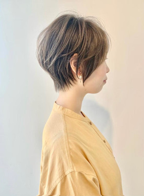 ショートボブ丸みショート白髪ぼかし