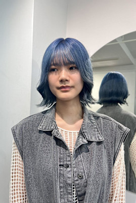 ネイビーブルー×くびれ巻きヘア！