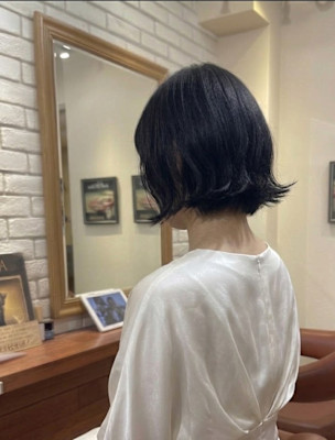 上品な艶感と揺れ動く毛先が美しい大人のボブ【459スタイル】