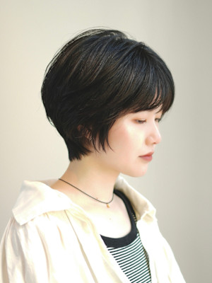 ショート・ボブ/絶壁解消/前髪あり/20代/30代/丸顔