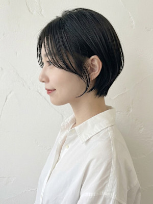 大人可愛い黒髪アッシュブラックハンサムショートレイヤーp1