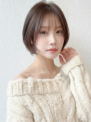 美髪ダークグレージュナチュラルショートボブ　大人ショートヘア