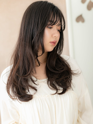 韓国風レイヤーカットヨシンモリヘア小顔黒髪ロング30代40代