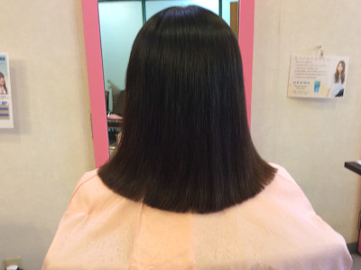 セミロングのストレートボブ