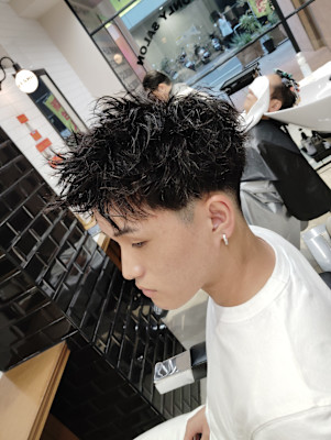 スパイキーショート