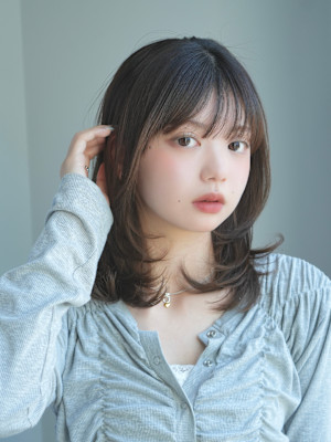 ミディアムレイヤー・ボブ/絶壁解消/20代/３０代/長め 