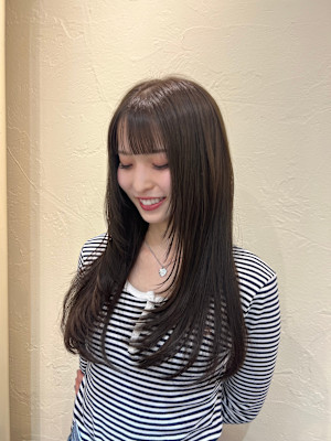 オリーブグレージュ×レイヤーカット