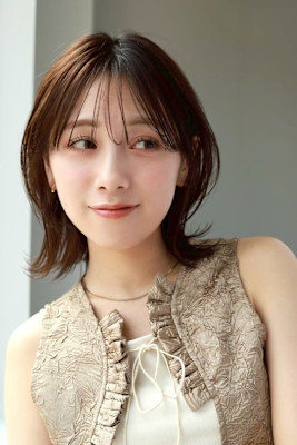大人ガーリーダークアッシュミディアムレイヤー