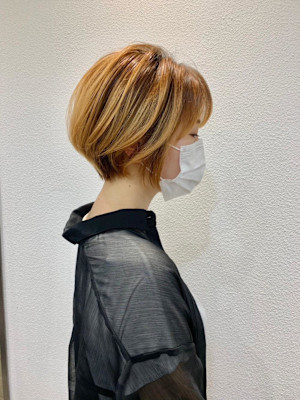 大人可愛い40代50代60代くびれショートボブ白髪ぼかし大鷲