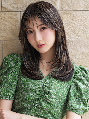 大人の透明感カラー自然になじむ白髪ぼかしハイライト