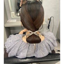 タイトなヘアアレンジ
