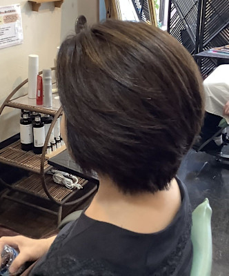 大人女性の丸みショートボブ