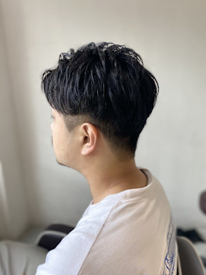MEN’S HAIR カルマパーマ束感ショートアッシュブラッ