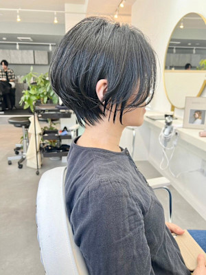 大人可愛い40代50代60代くびれショートボブ白髪ぼかし元重