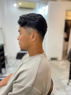 MEN'S HAIRくせ毛カバー刈り上げショート