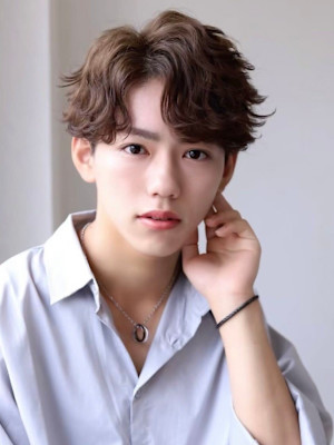 MEN'SHAIRカルマパーマセンターパート
