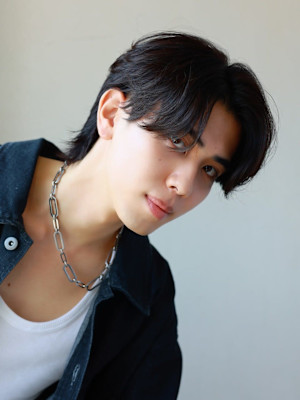 MEN’SHAIRアッシュブラックニュアンスパーマ