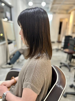 オリーブベージュウェットヘアニュアンスパーマレイヤーカット