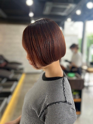 大人可愛い20代30代40代小顔に見せるヘアワンレンレッドブ