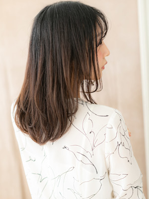シースルーバングウェットヘアミディアムレイヤー30代40代