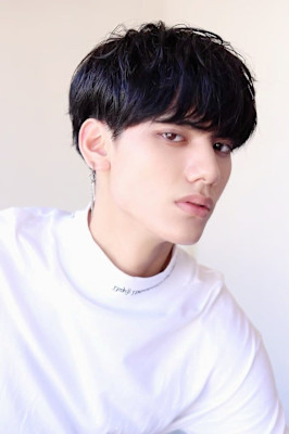 MEN'S HAIRアッシュブラックのウルフカルマパーマ