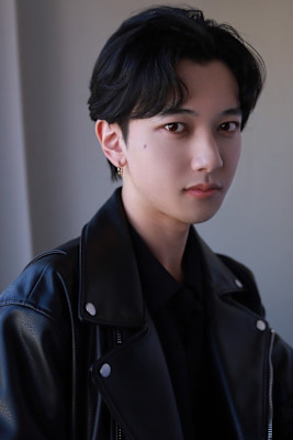 MEN'S HAIRアッシュブラックのウルフカルマパーマ